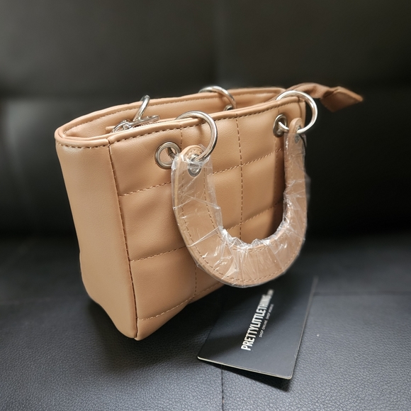 PrettyLittleThing Tan Quilted Mini Handbag - Picture 9 of 11